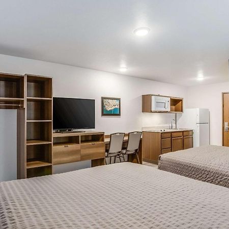 Woodspring Suites Detroit Farmington Hills Eksteriør billede