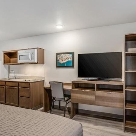 Woodspring Suites Detroit Farmington Hills Eksteriør billede