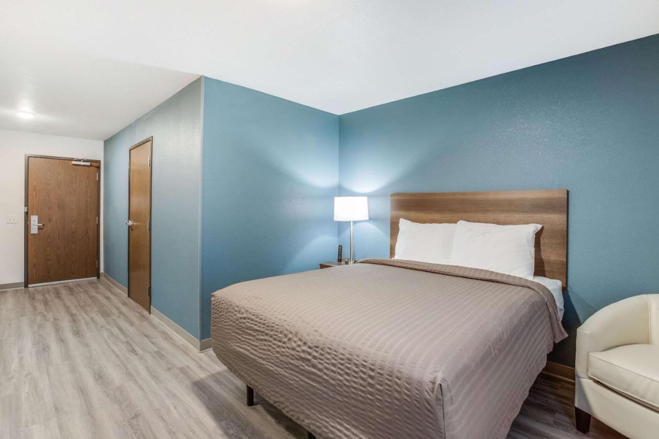 Woodspring Suites Detroit Farmington Hills Eksteriør billede