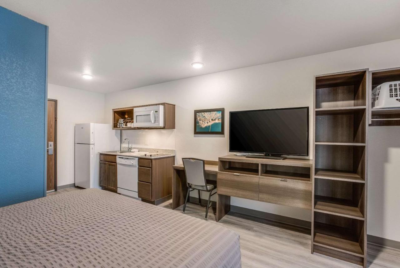 Woodspring Suites Detroit Farmington Hills Eksteriør billede