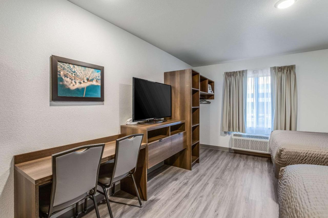 Woodspring Suites Detroit Farmington Hills Eksteriør billede