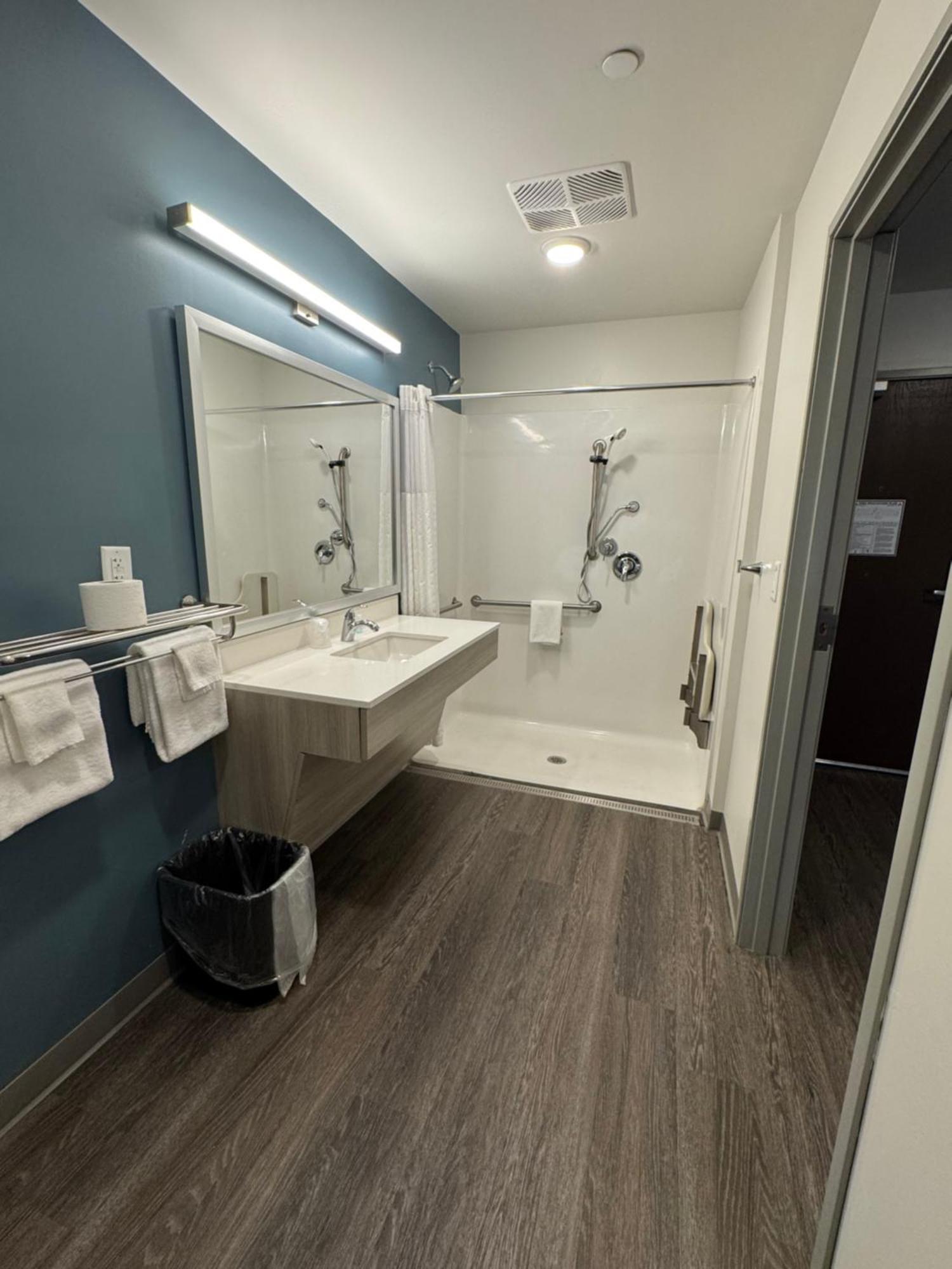 Woodspring Suites Detroit Farmington Hills Eksteriør billede